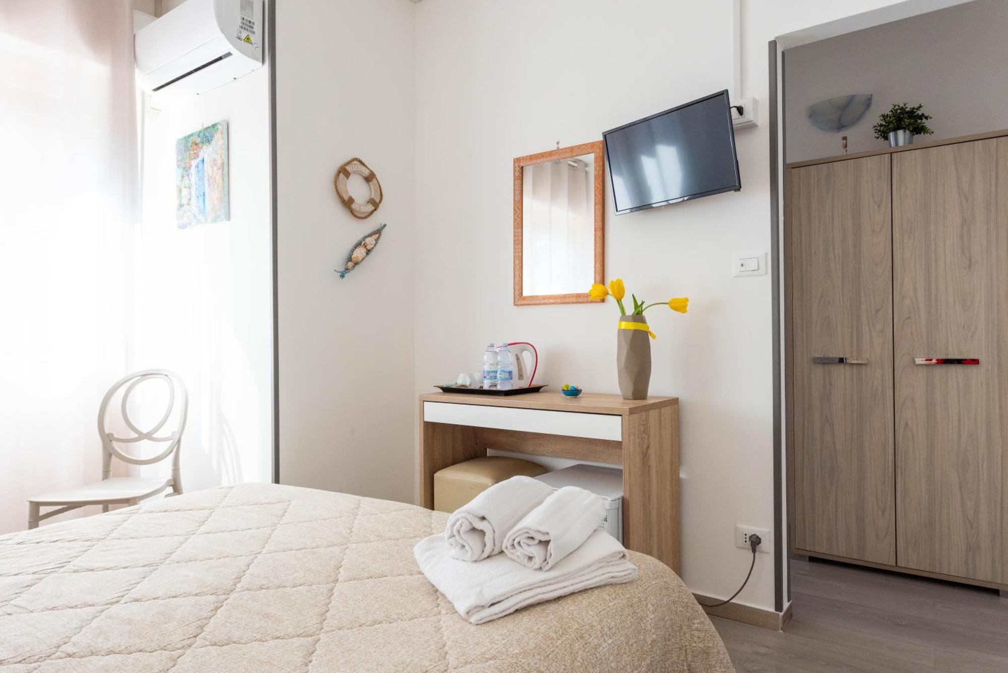 Mondello House Eraclea Hotel Bagian luar foto