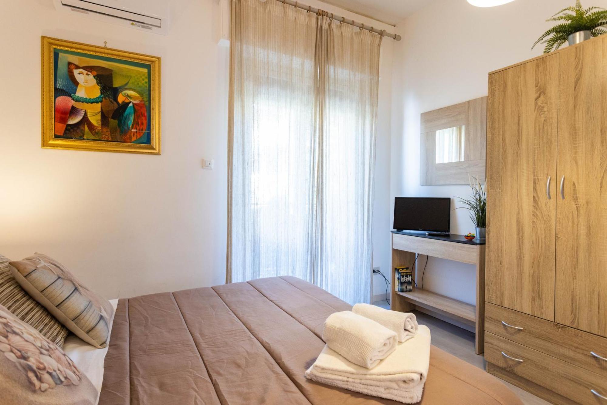 Mondello House Eraclea Hotel Bagian luar foto